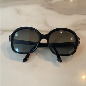 Tom Ford Elegant Black Sunglasses